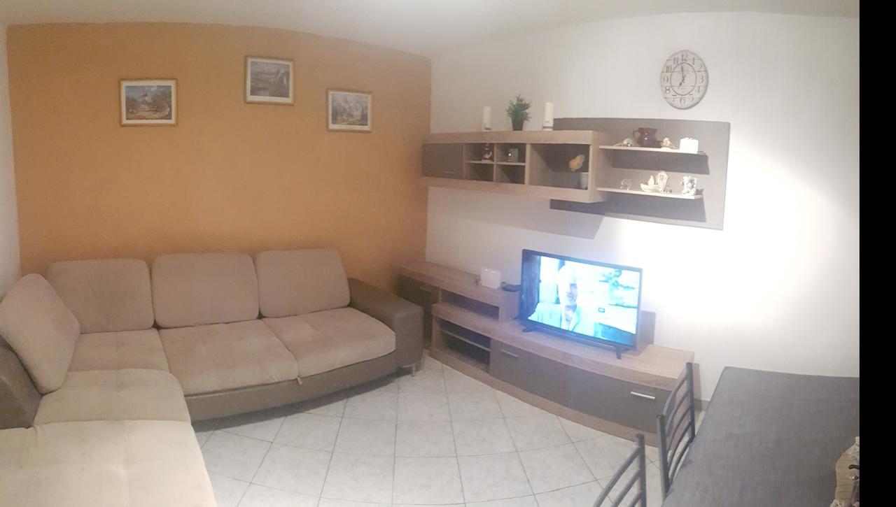 Apartman 4 Kilometar To City Centar Split Exterior photo