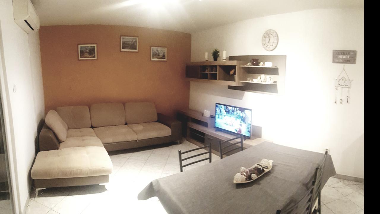 Apartman 4 Kilometar To City Centar Split Exterior photo