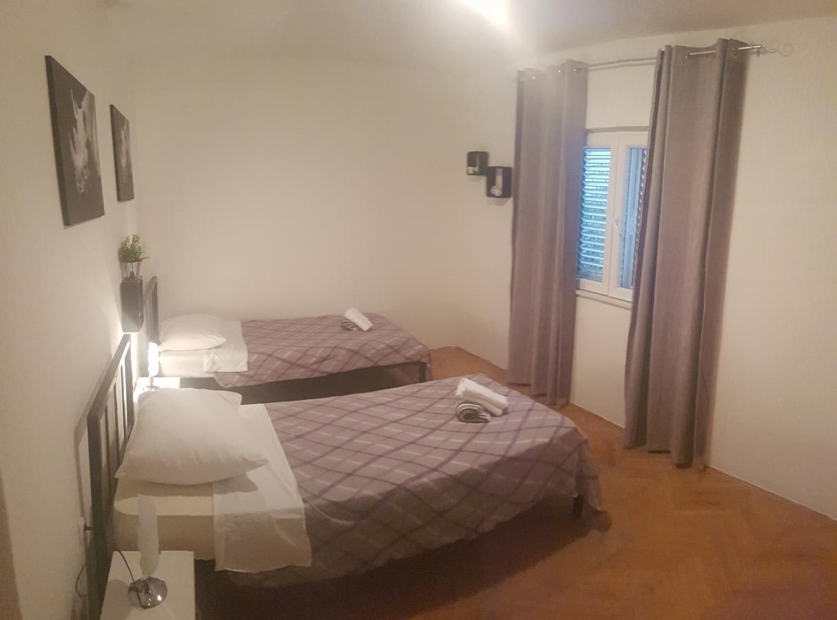 Apartman 4 Kilometar To City Centar Split Exterior photo